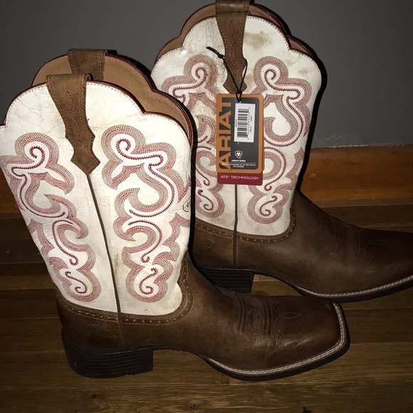 Ariat Shoes - NEVER WORN cowgirl boots!